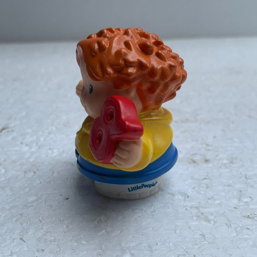 Fisher Price Red Haired Boy Holding 8, Little People Time To Learn - 2005 - Picture 2 of 8